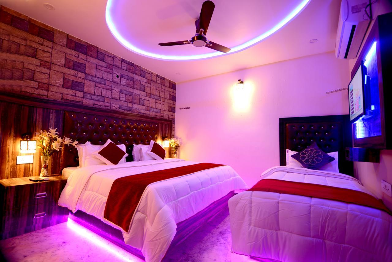 Aman Homestay, A Boutique Hotel Agra  Bagian luar foto